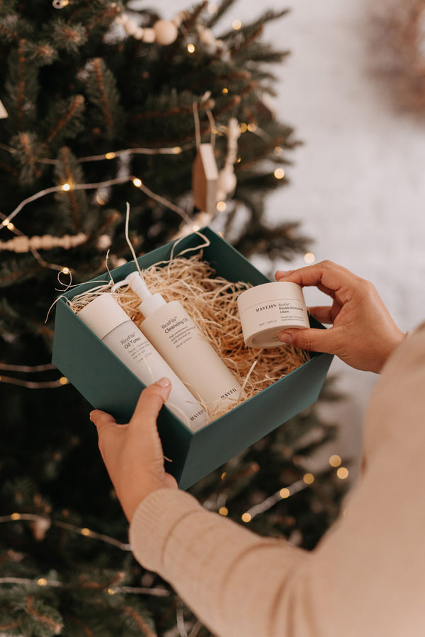 Díszdoboz karácsonyi papírpánttal